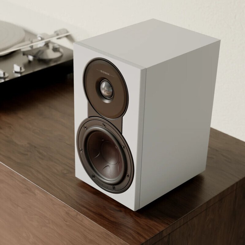 Sonik 1 White