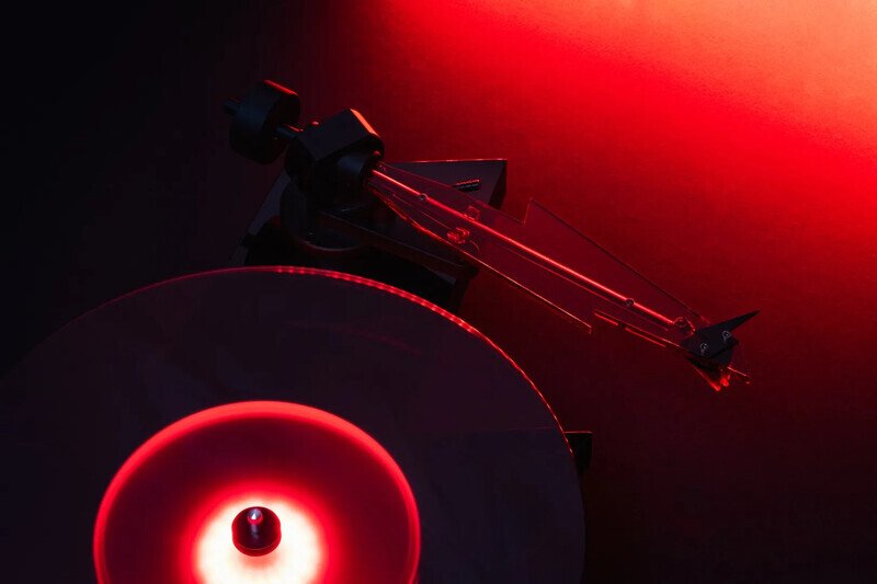 AC/DC Turntable