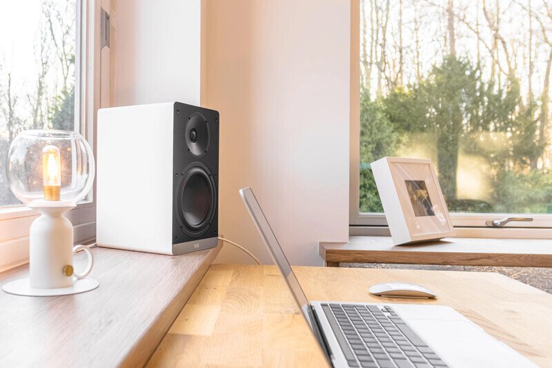 DEBUT CONNEX DCB61 White