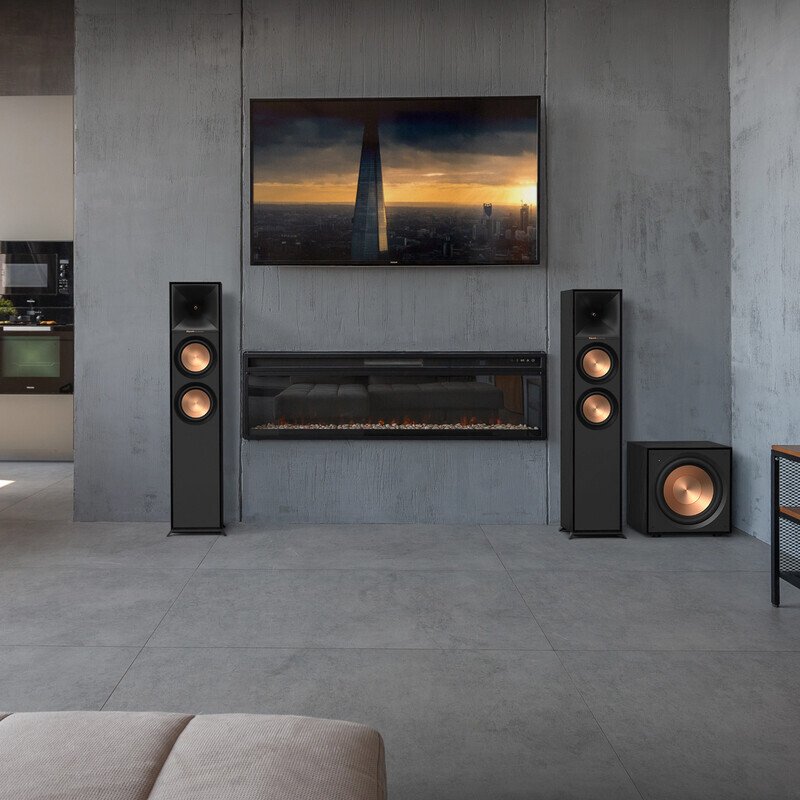 Reference R-600F Black