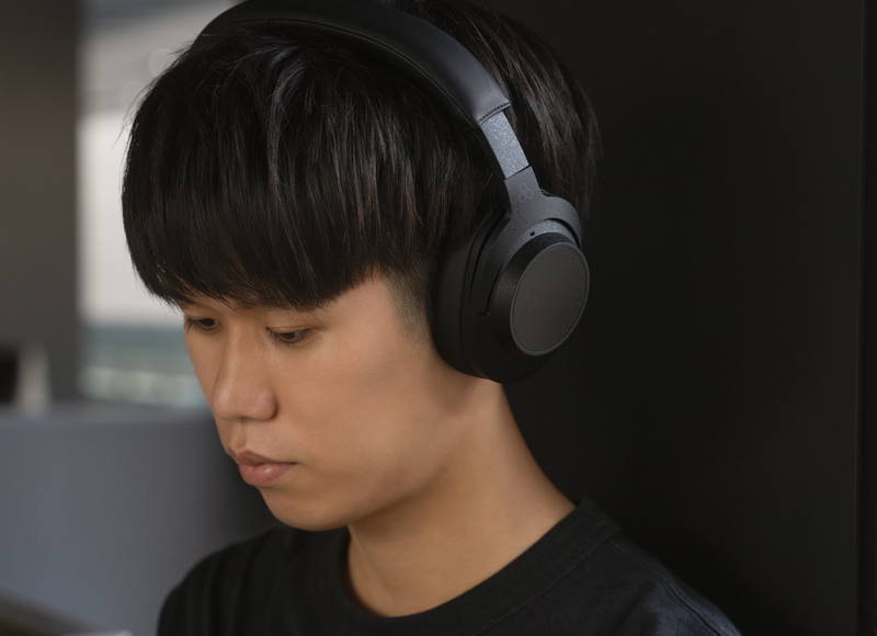 UX5000 Black