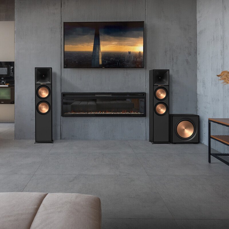 Reference R-121SW Black