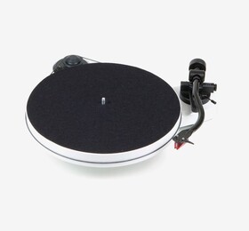 RPM 1 Carbon (2M Red) White Pro-Ject